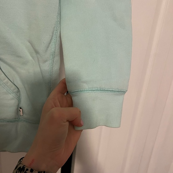 ARITZIA / TNA LOGO ZIP UP SWEATER - Picture 2 of 5